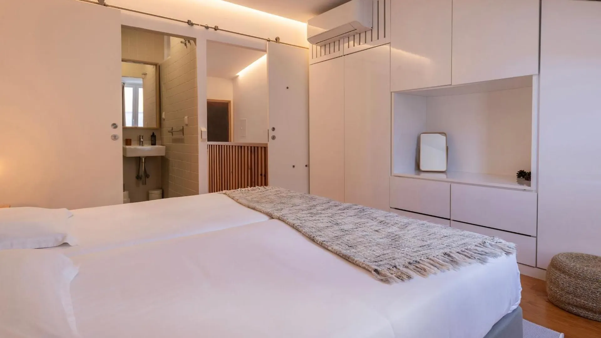 Modern & Hidden Apartment By Lovelystay Lisboa 0*,  Portugal